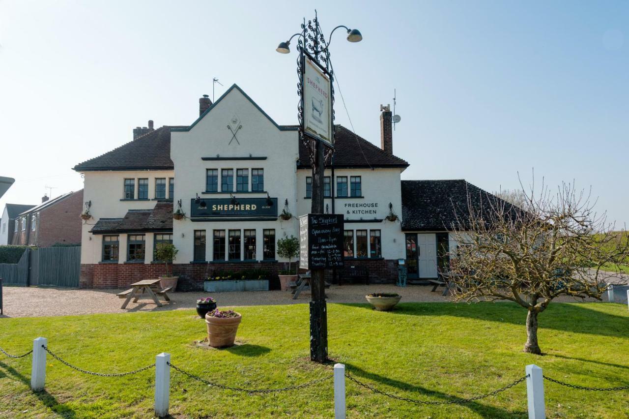 The Shepherd At Langham Boxted  Екстериор снимка
